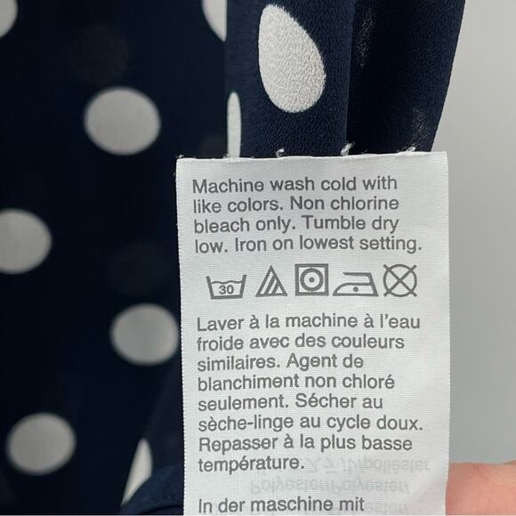 J. Crew Drapey Cap-Sleeve Navy Polka Dot Blouse Layering Shirt Comfy Size Medium - Picture 10 of 10